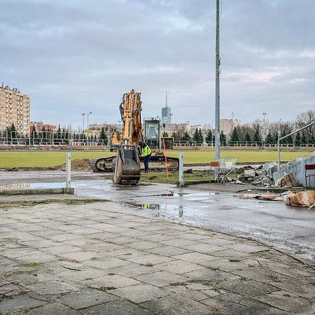 Rzeszów - Prace rozbiórkowe na stadionie Resovii przy ul. Wyspiańskiego - fot 26