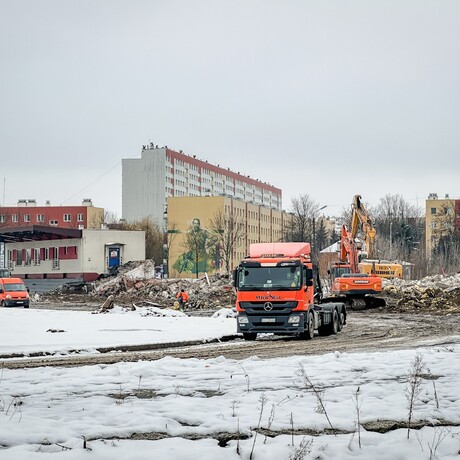 Rzeszów - Prace rozbiórkowe na stadionie Resovii przy ul. Wyspiańskiego - fot 24