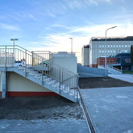 Rzeszów - Nowy parking dwupoziomowy przy szpitalu MSWiA w Rzeszowie - fot 35