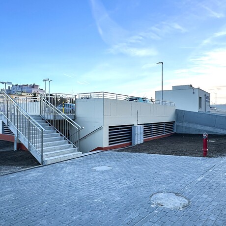 Rzeszów - Nowy parking dwupoziomowy przy szpitalu MSWiA w Rzeszowie - fot 1