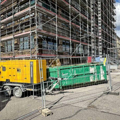 Rzeszów - Modernizacja 15-piętrowego biurowca na ul. Geodetów w Rzeszowie [kwiecień 2025] - fot 15