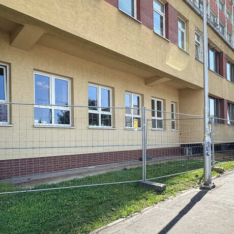 Rzeszów - Modernizacja 15-piętrowego biurowca na ul. Geodetów w Rzeszowie [kwiecień 2025] - fot 8