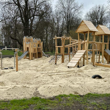 Rzeszów - Rewitalizacja parku na osiedlu Słocina [kwiecień 2025] - fot 16