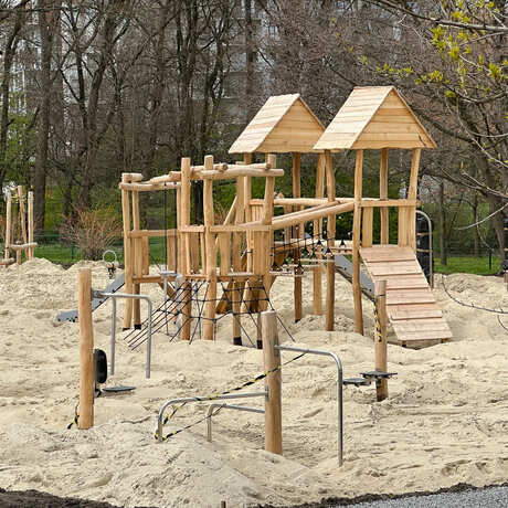 Rzeszów - Rewitalizacja parku na osiedlu Słocina [kwiecień 2025] - fot 15