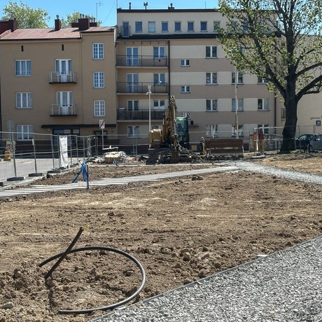 Rzeszów - Budowa ogrodu kieszonkowego przy Estradzie Rzeszowskiej [kwiecień 2025] - fot 18