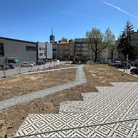Rzeszów - Budowa ogrodu kieszonkowego przy Estradzie Rzeszowskiej [kwiecień 2025] - fot 14