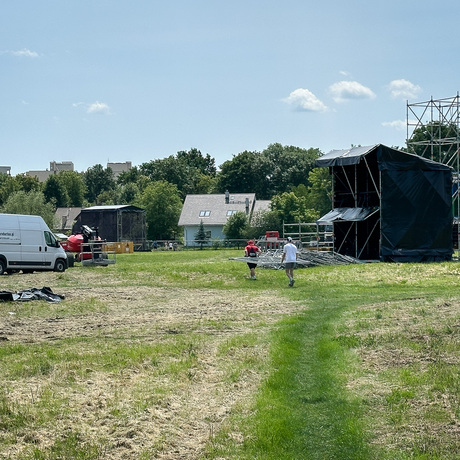 Rzeszów - KultURalia 2025. Budowa miasteczka studenckiego i wielkiej sceny koncertowej - fot 4