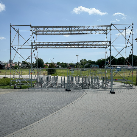 Rzeszów - KultURalia 2025. Budowa miasteczka studenckiego i wielkiej sceny koncertowej - fot 7