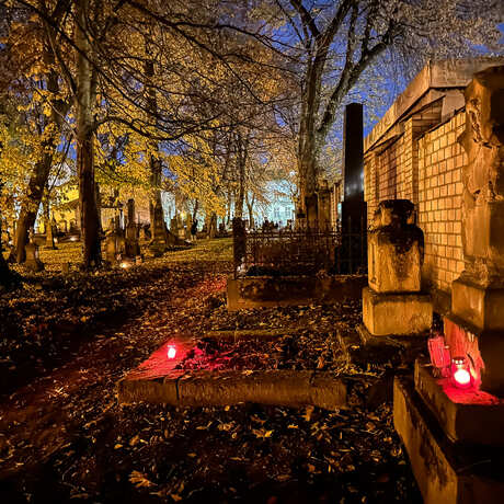 Rzeszów - Noc Wszystkich Świętych na Starym Cmentarzu w Rzeszowie - fot 9