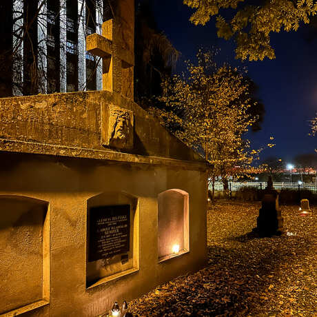 Rzeszów - Noc Wszystkich Świętych na Starym Cmentarzu w Rzeszowie - fot 15