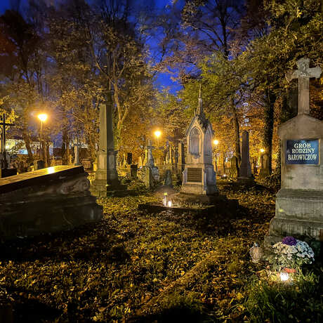 Rzeszów - Noc Wszystkich Świętych na Starym Cmentarzu w Rzeszowie - fot 1