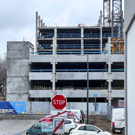 Rzeszów - Budowa piętrowego parkingu i lądowiska przy KSW nr 2 w Rzeszowie [luty 2026] - fot 19