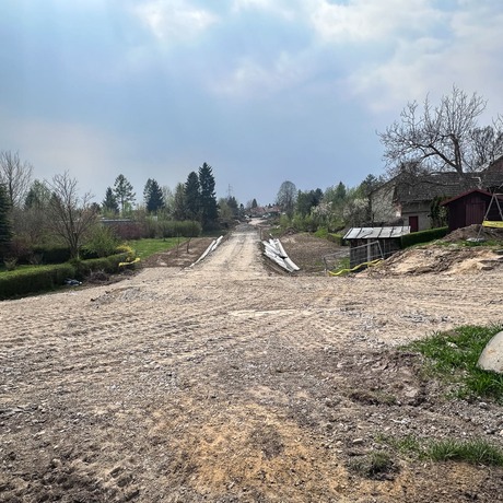 Rzeszów - Budowa kładki nad rzeką Strug na osiedlu Drabinianka [kwiecień 2026] - fot 12