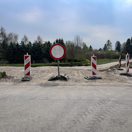 Rzeszów - Budowa kładki nad rzeką Strug na osiedlu Drabinianka [kwiecień 2026] - fot 14