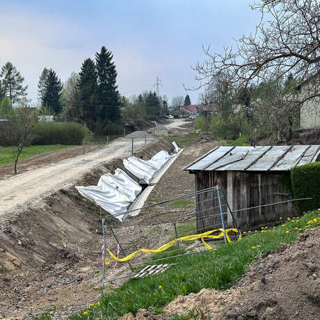 Rzeszów - Budowa kładki nad rzeką Strug na osiedlu Drabinianka [kwiecień 2026] - fot 18