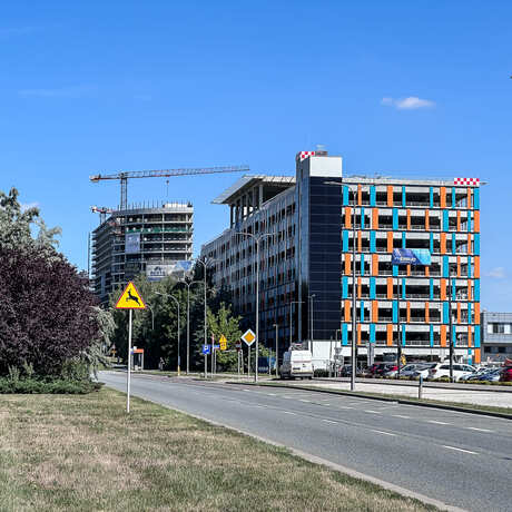 Rzeszów - Budowa piętrowego parkingu i lądowiska przy KSW nr 2 w Rzeszowie [lipiec 2026] - fot 20