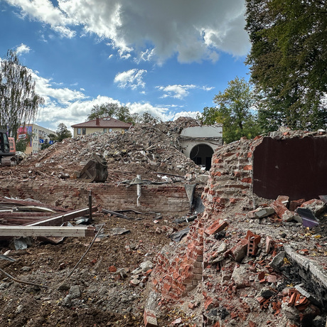 Rzeszów - Rozbiórka budynków biurowych i usługowych przy skrzyżowaniu ul. Dąbrowskiego z ul. Zofii Chrzanowskiej - fot 7