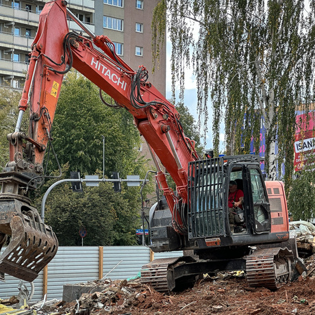 Rzeszów - Rozbiórka budynków biurowych i usługowych przy skrzyżowaniu ul. Dąbrowskiego z ul. Zofii Chrzanowskiej - fot 1