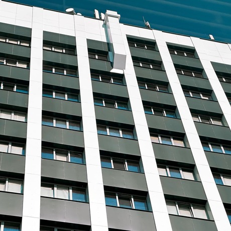 Rzeszów - Modernizacja 15-piętrowego biurowca na ul. Geodetów w Rzeszowie [wrzesień 2026] - fot 4
