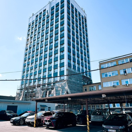 Rzeszów - Modernizacja 15-piętrowego biurowca na ul. Geodetów w Rzeszowie [wrzesień 2026] - fot 18