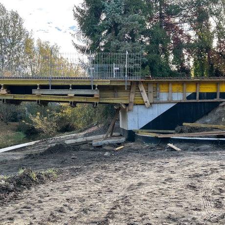 Rzeszów - Budowa kładki nad rzeką Strug na osiedlu Drabinianka [październik 2026] - fot 7