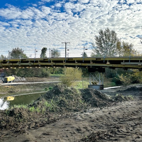 Rzeszów - Budowa kładki nad rzeką Strug na osiedlu Drabinianka [październik 2026] - fot 9
