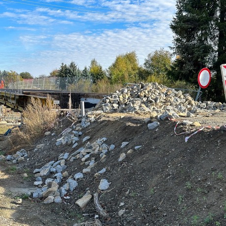 Rzeszów - Budowa kładki nad rzeką Strug na osiedlu Drabinianka [październik 2026] - fot 12