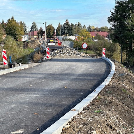 Rzeszów - Budowa kładki nad rzeką Strug na osiedlu Drabinianka [październik 2026] - fot 16