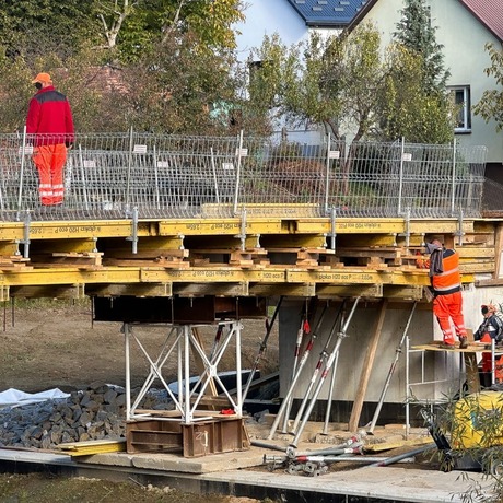 Rzeszów - Budowa kładki nad rzeką Strug na osiedlu Drabinianka [październik 2026] - fot 17