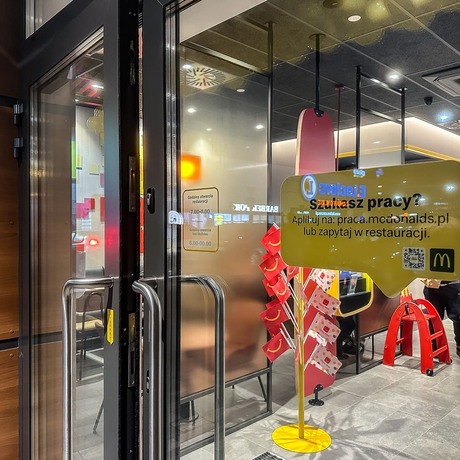 Rzeszów - Otwarcie McDonald's przy hipermarkecie E. Leclerc w Rzeszowie - fot 21