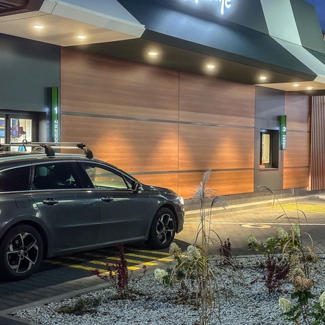 Rzeszów - Otwarcie McDonald's przy hipermarkecie E. Leclerc w Rzeszowie - fot 6