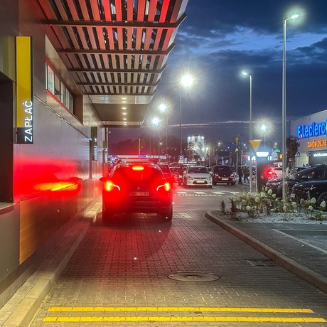 Rzeszów - Otwarcie McDonald's przy hipermarkecie E. Leclerc w Rzeszowie - fot 17