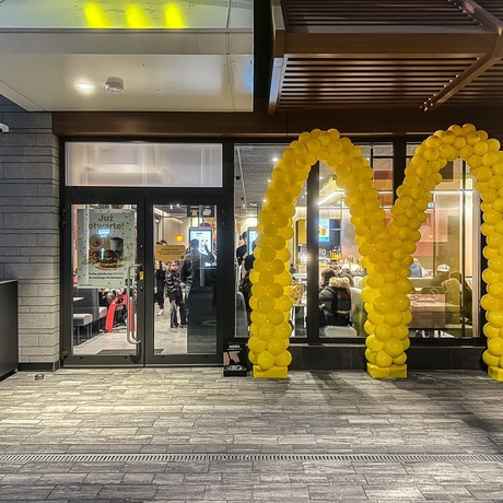 Rzeszów - Otwarcie McDonald's przy hipermarkecie E. Leclerc w Rzeszowie - fot 11