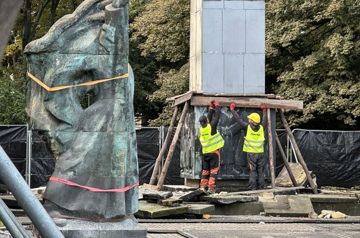 Demontaż Pomnika Wdzięczności Armii Czerwonej w Rzeszowie