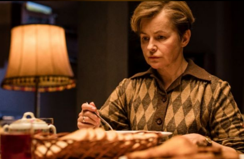 Teatr na ekranie: „Żona Łysego” w Kinie za Rogiem Cafe