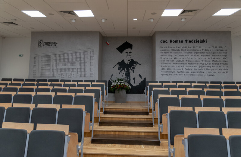 Politechnika Rzeszowska upamiętniła muralem pierwszego rektora uczelni