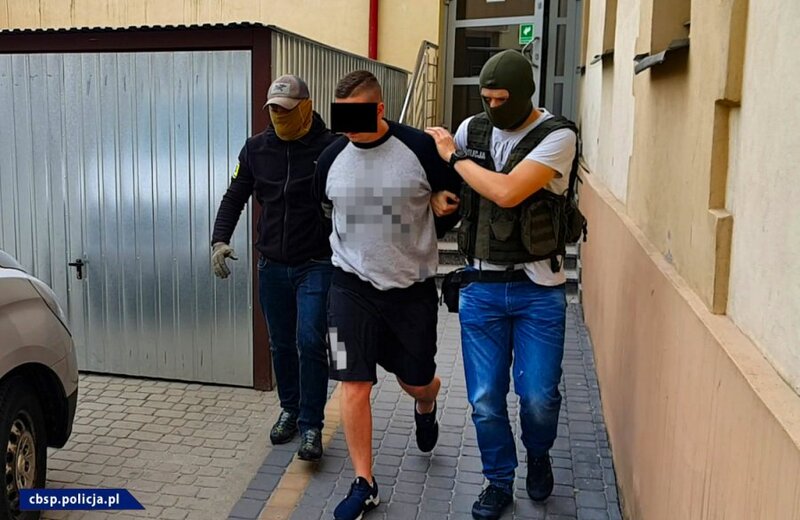 Ukryli narkotyki w zbiorniku paliwa. Zatrzymano czterech mieszkańców Rzeszowa