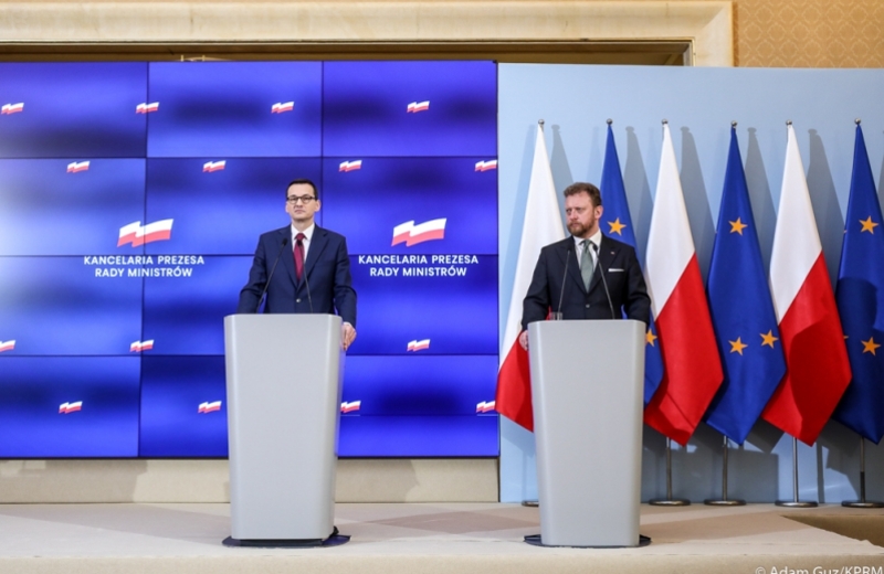 Koronawirus. Rząd wprowadza jeszcze bardziej restrykcyjne ograniczenia 