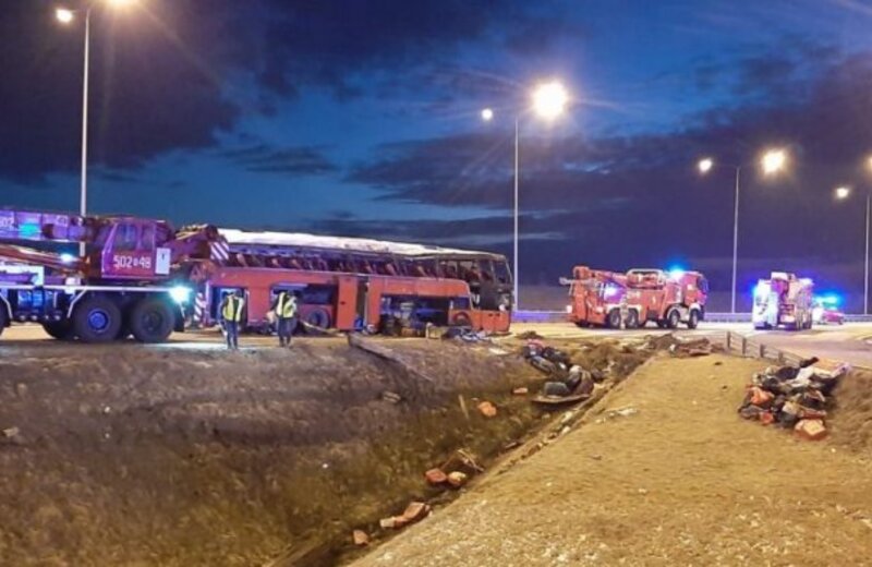 Wypadek autokaru na A4 w Lutkowie. 5 osób zginęło na miejscu