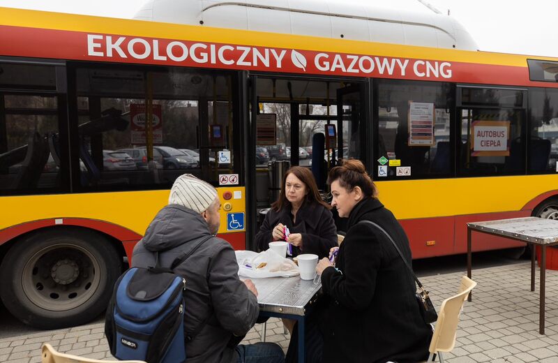 Darmowe posiłki dla potrzebujących. W Rzeszowie ruszyła akcja „Autobus ciepła”