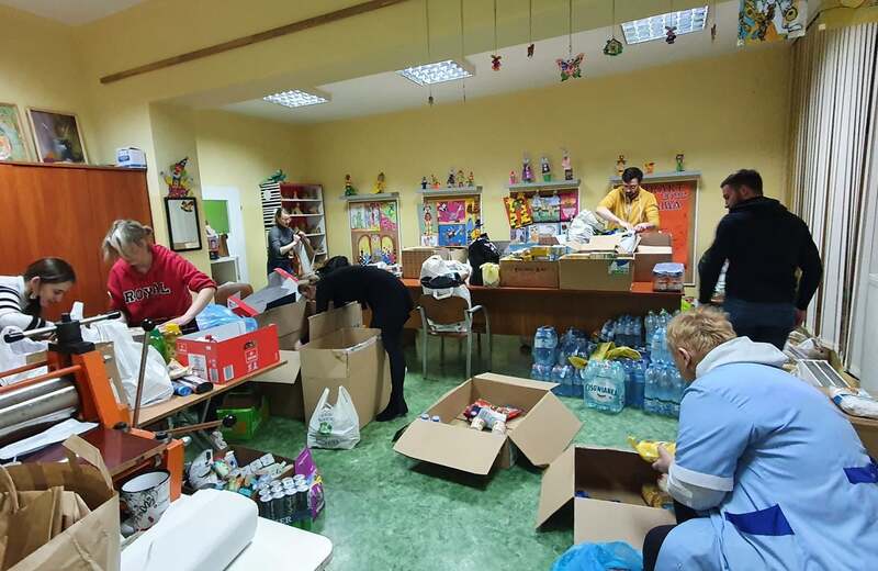 Rzeszów dla Ukrainy. Lista potrzebnych rzeczy oraz miejsca zbiórki darów