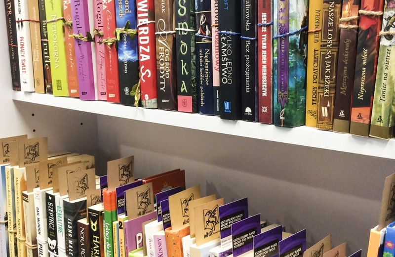 Zamień się książką! W placówkach WiMBP powróciły regały bookcrossingowe