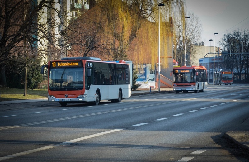 Od poniedziałku wraca część zawieszonych kursów MPK