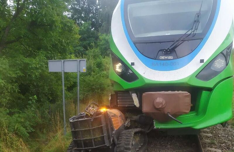 Zderzenie szynobusu z kosiarką w Rzeszowie