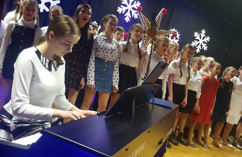 RDK kolęduje dla 4-letniej Julii z Rzeszowa. Zbiórka na kosztowną operację i rehabilitację