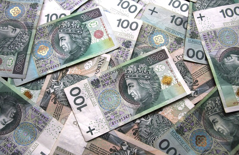 Mieszkaniec Rzeszowa stracił 50 tys. zł. Myślał, że rozmawia z pracownikiem banku