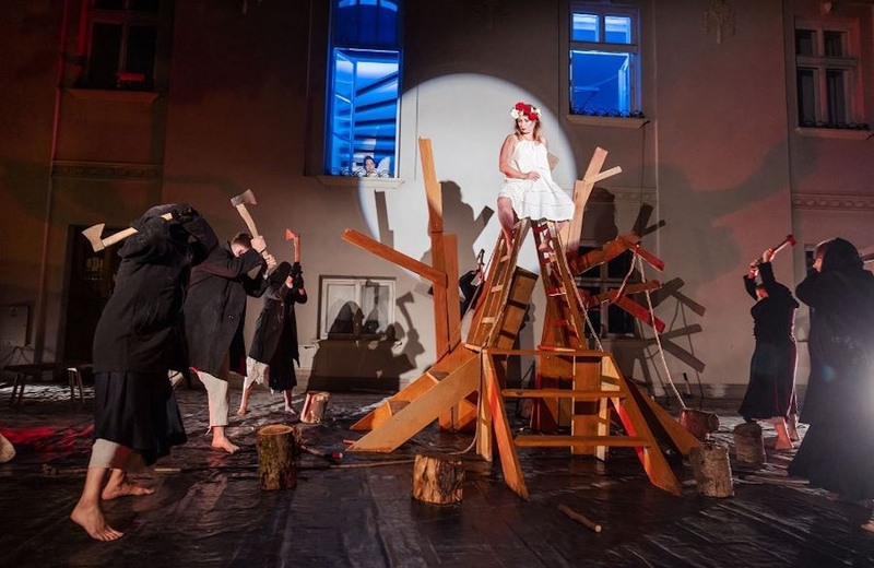 „Śmierć na gruszy” - plenerowy spektakl Teatru Przedmieście