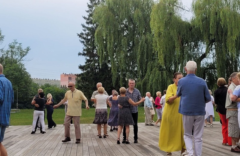 Taniec pod gołym niebem. Potańcówka Miejska na rzeszowskich Bulwarach