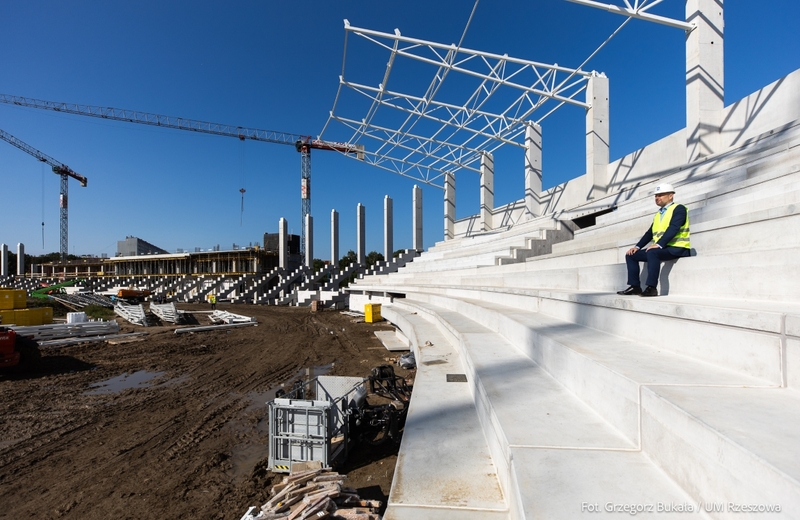 PCLA pnie się w górę. Co dzieje się na budowie? [ZDJĘCIA]