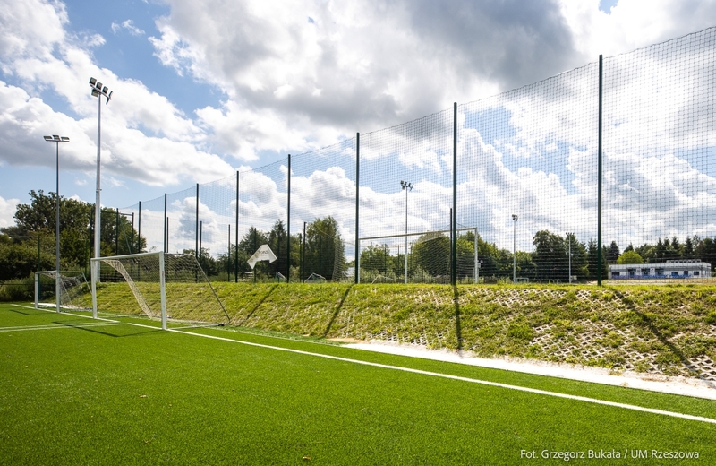 Rozbudowa stadionu Grunwald Budziwój na ukończeniu [ZDJĘCIA]